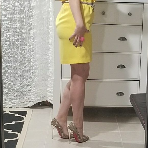 Beautiful yellow dress 👗 - Picture 8 of 8